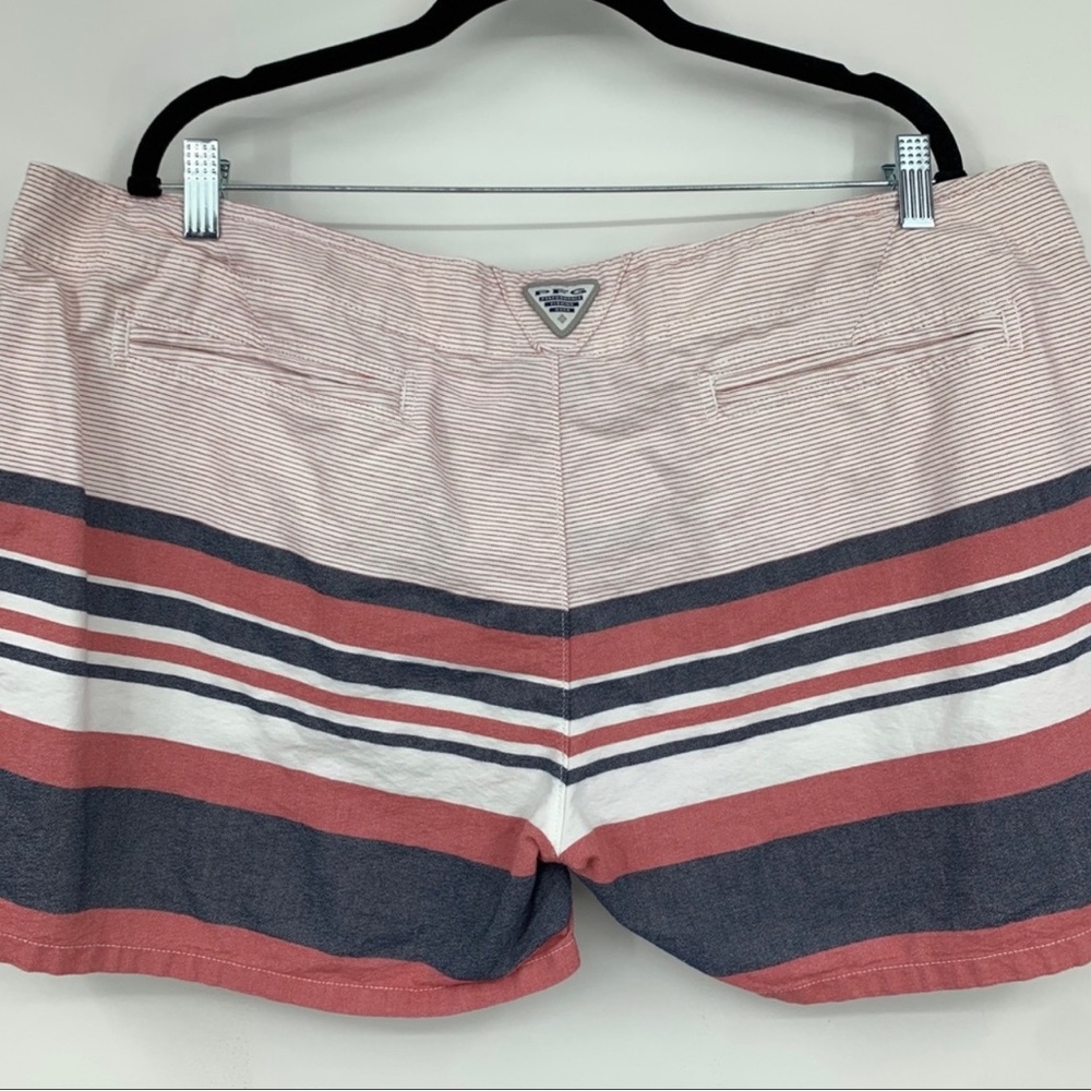 Columbia PFG Performance Fishing womens 20 shorts stripes red white blue cotton